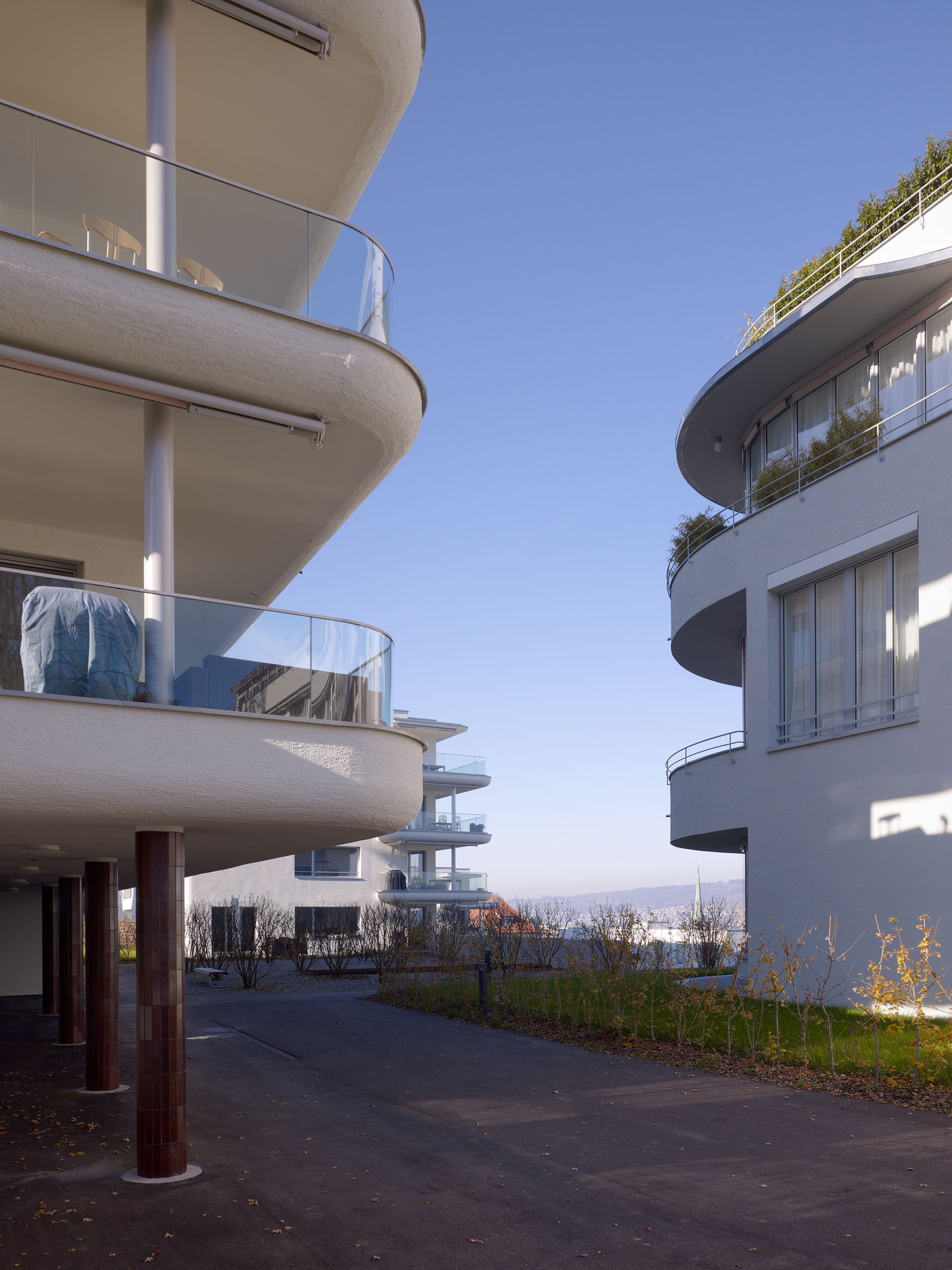 E11352 Alpa 030403 j2560